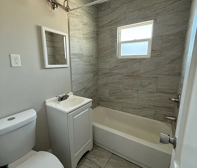 1103 Drew St #1 — Photo 11
