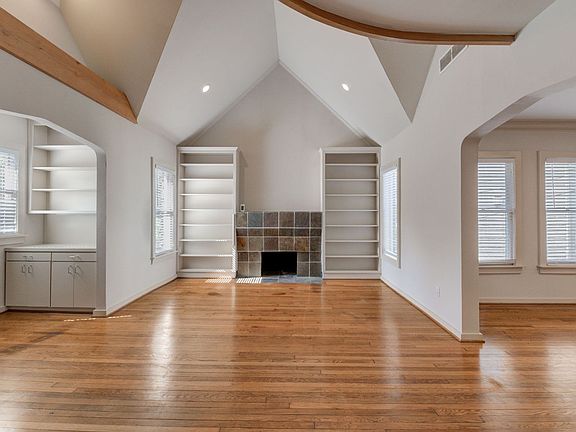 5th image of 1711 Wentworth St