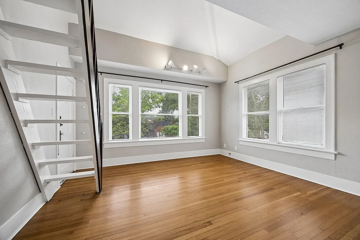 Building Photo - 1632 Hawthorne St #4