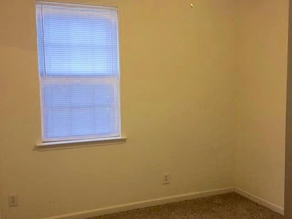 5th image of 500 W Oaks Dr