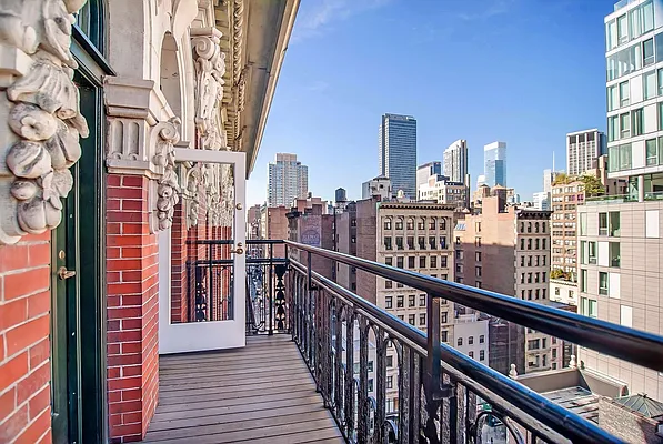 Rented by Compass | media 12