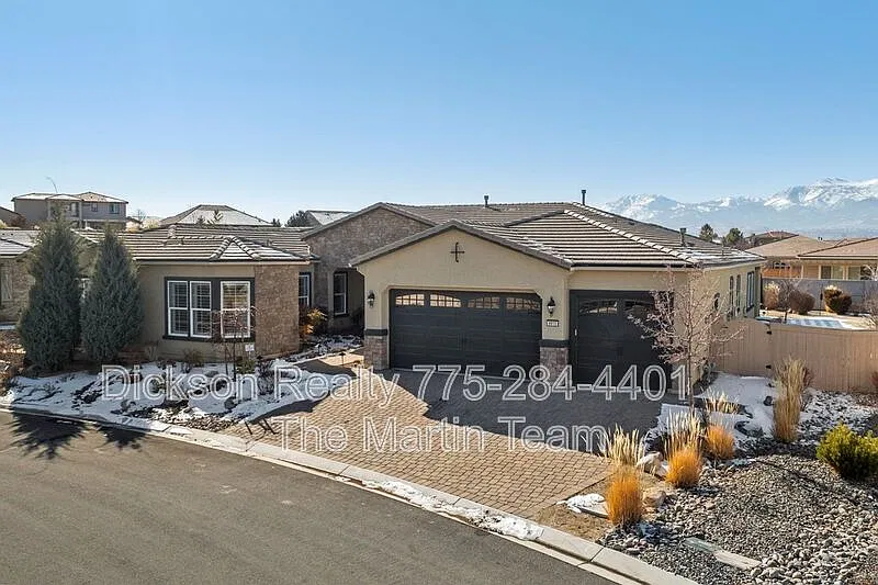 4 bed, 4.5 bath, 4241 sqft, $6,200 — Photo 3