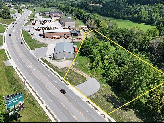 2nd image of 2251 S Highway 421
