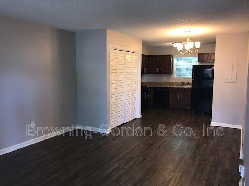 Building Photo - 1305 Acklen Ave #101