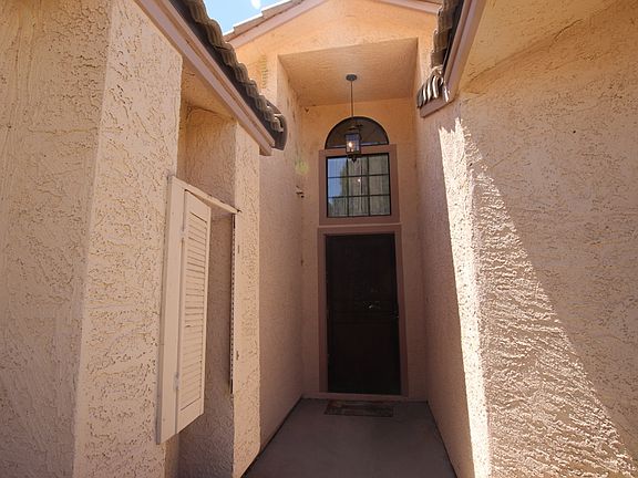 3rd image of 5221 Los Santos Ln