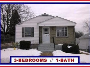 21 Englewood Ave, Pawtucket, RI 02860