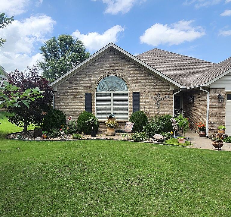 1st image of 115 Redbud Ln
