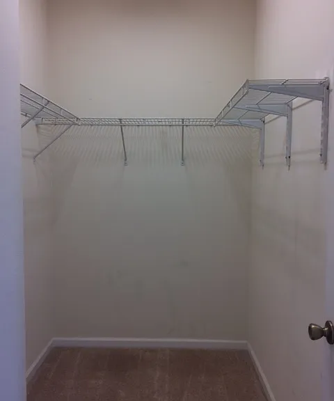 Master Bedroom Walking Closet