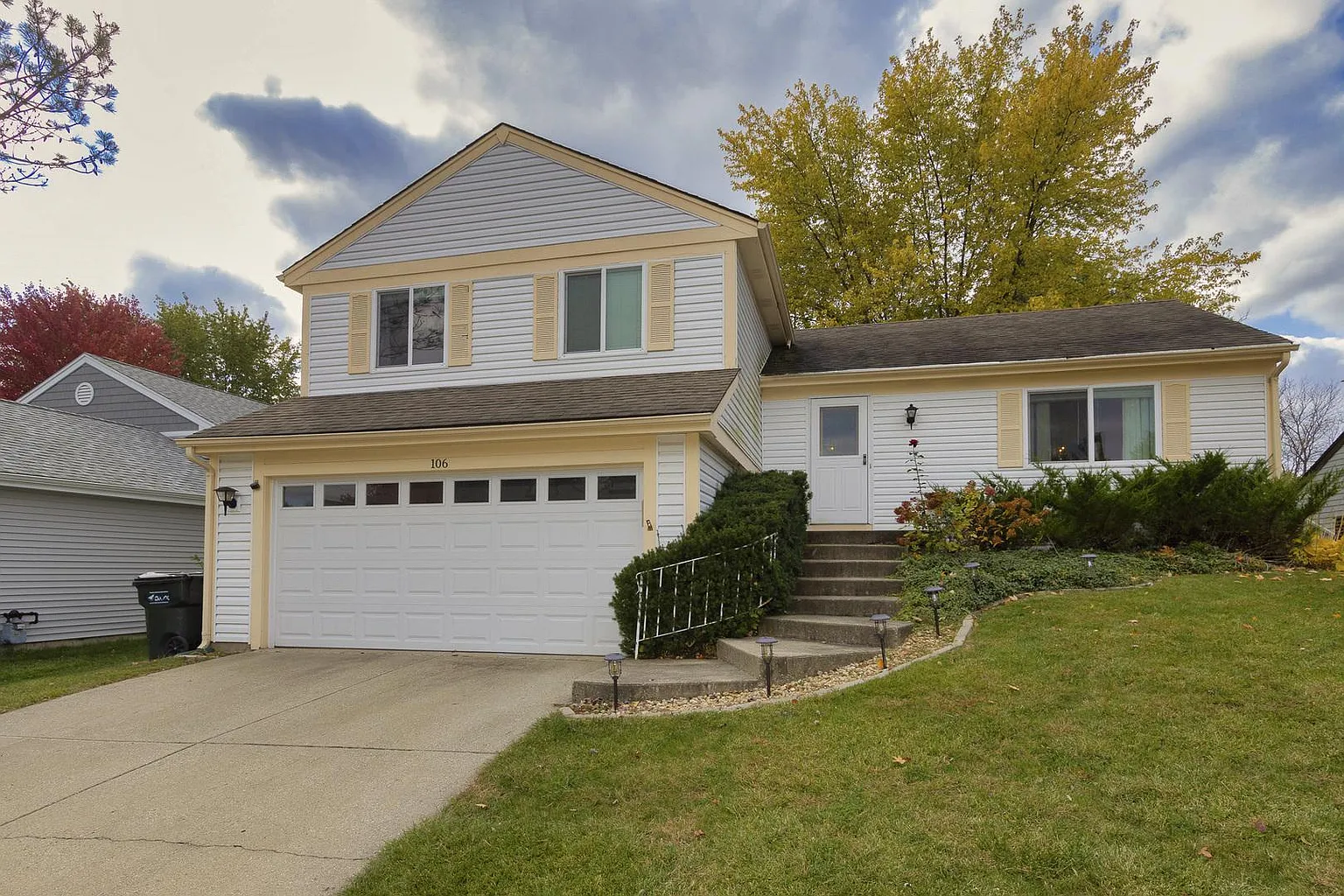 106 Appian Way photo 1