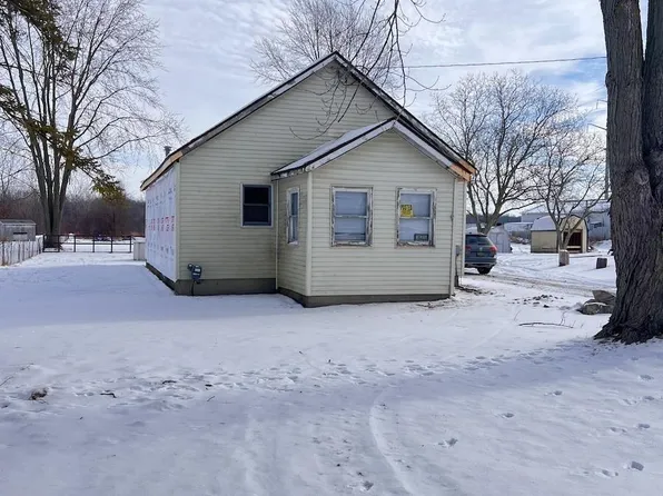 2681 S Center Rd, Saginaw, MI 48609