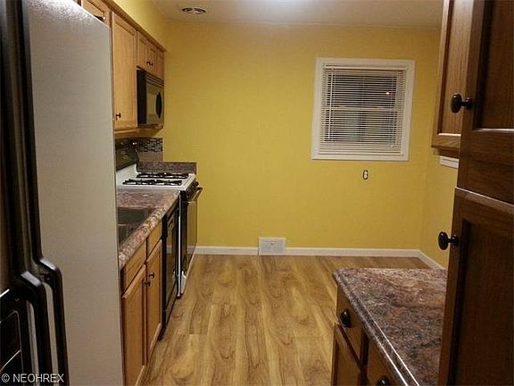 3rd image of 339 Gayle Dr