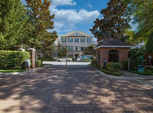 2160 Bancroft St, Houston, TX 77027