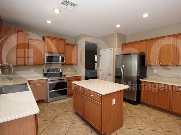 3rd image of 2219 S Valle Verde