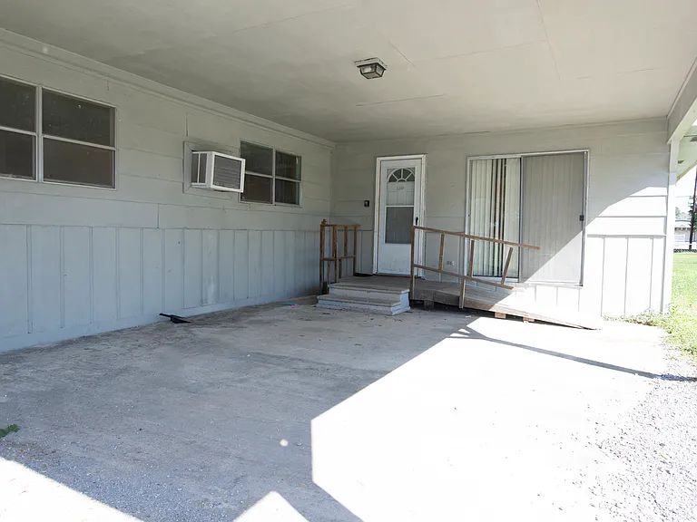 407 Nugier St — Photo 12