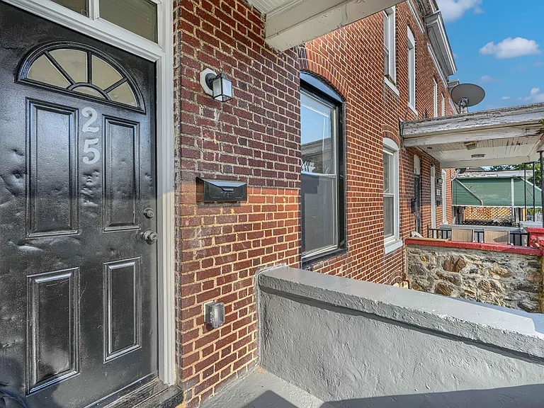 25 S Hilton St — Photo 1