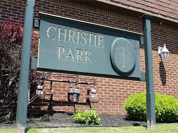 2nd image of 3948 Ridge Lea Rd APT D