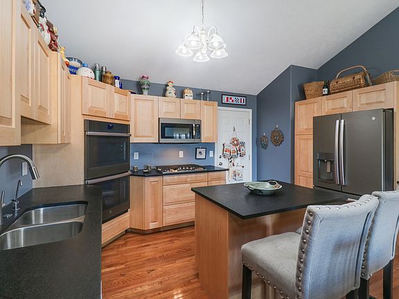 5th image of 1818 Park West Dr