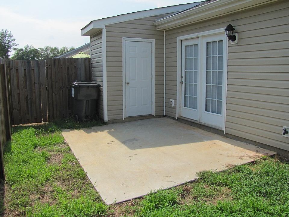 2nd image of 102 Kingston Village Dr