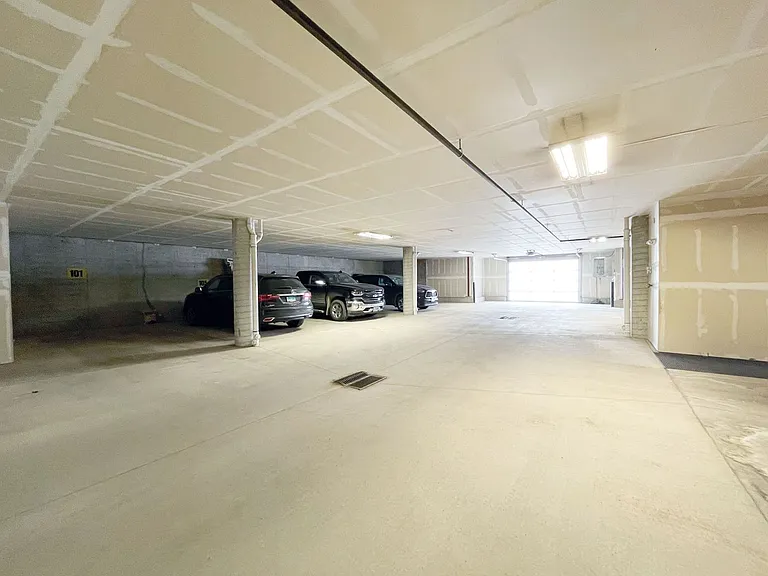 The Heights Apartments — Photo 17