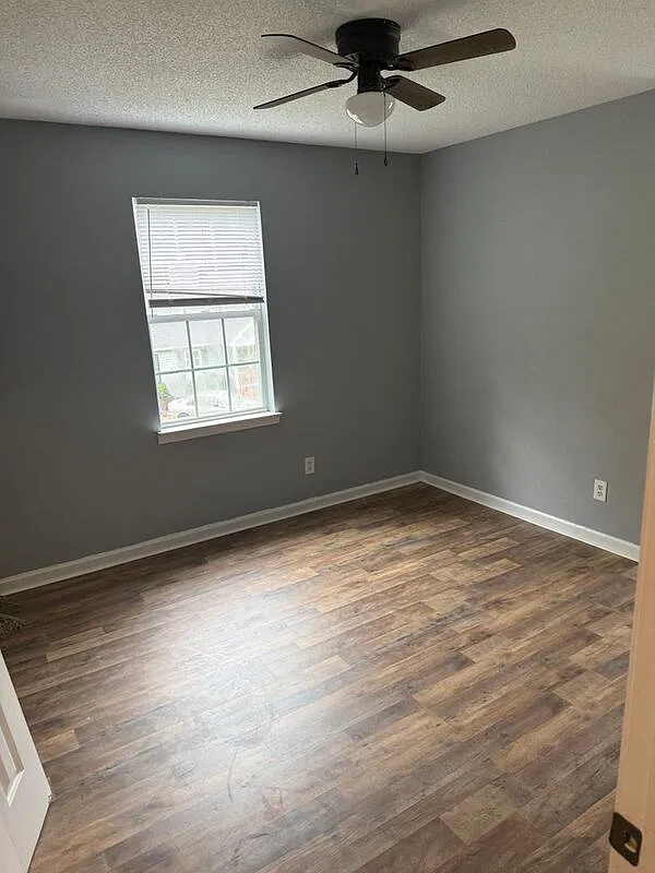 3 bed, 1.5 bath, 1224 sqft, $1,795 — Photo 2
