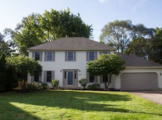 2122 Kaneville Rd, Geneva, IL 60134