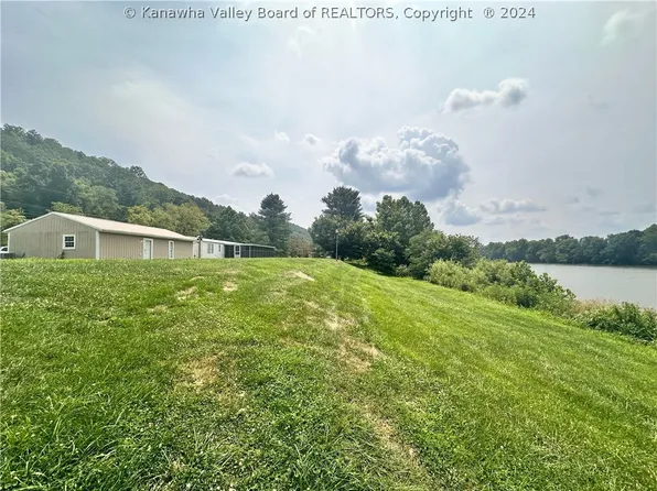 104 Eddy Ln, Leon, WV 25123