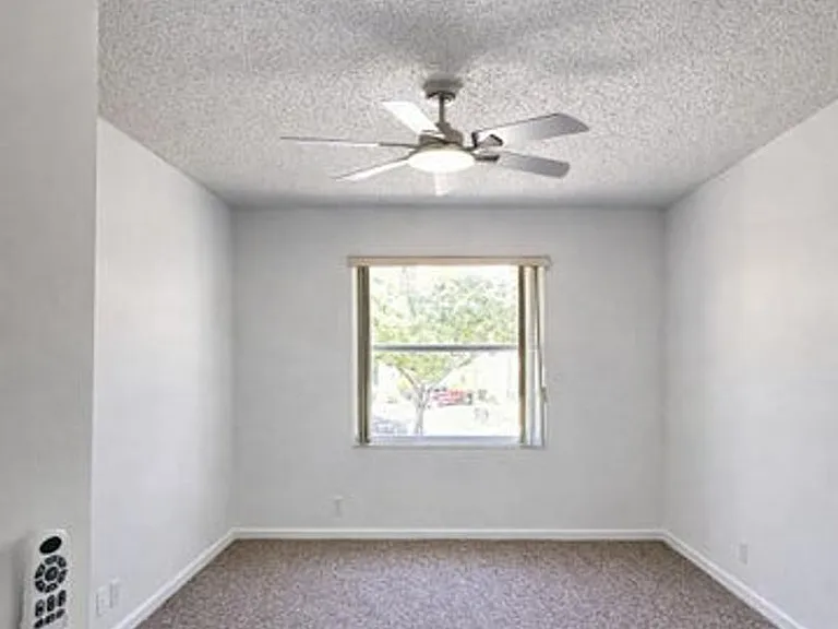703 Crosswinds Dr — Photo 10