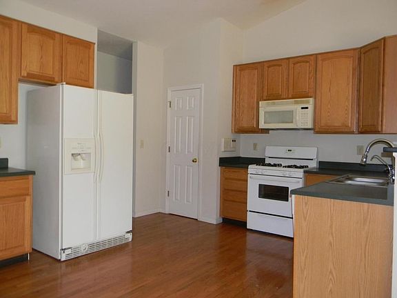 5th image of 649 Theron Dr