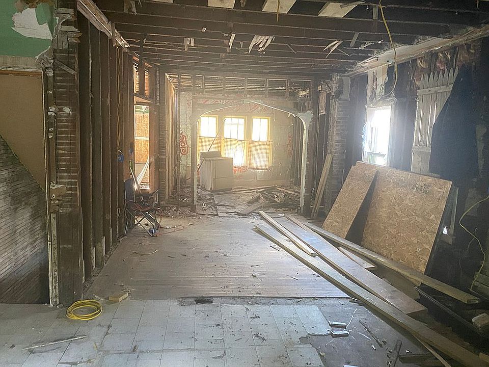 2nd image of 83 Gorton Str Single