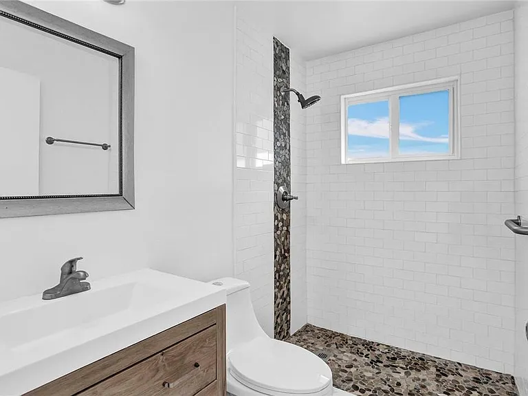 1013 SE 14th Ct — Photo 6