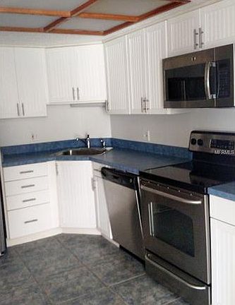 3rd image of 604 Summerhill Ct APT A