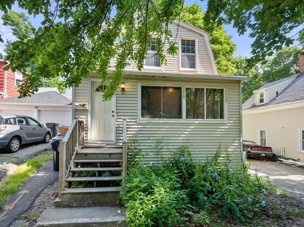 28-28A Walnut St, Marlborough, MA 01752