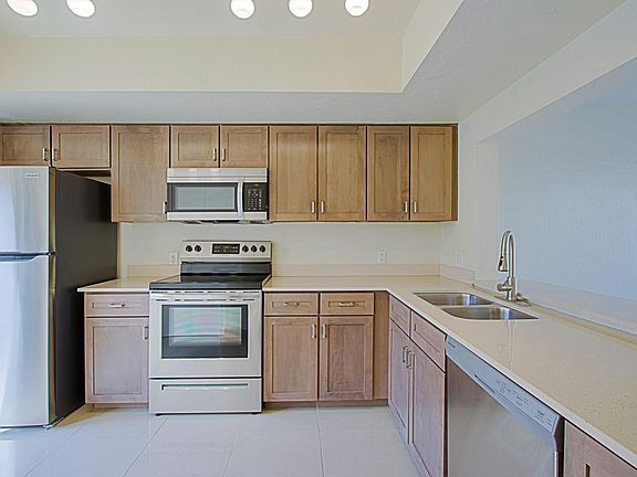 5th image of 12411 N 41st Pl