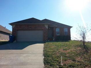 1404 E Fairwind, Ozark, MO 65721