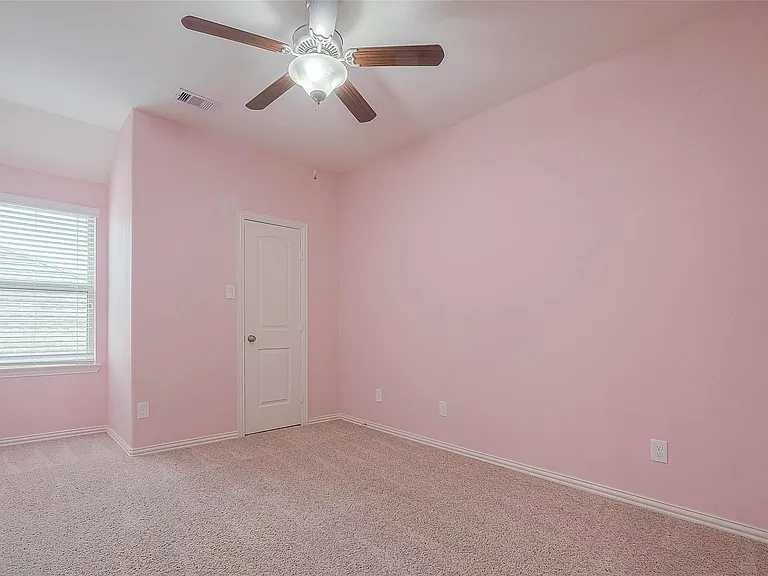 2261 Oak Circle Dr N — Photo 36