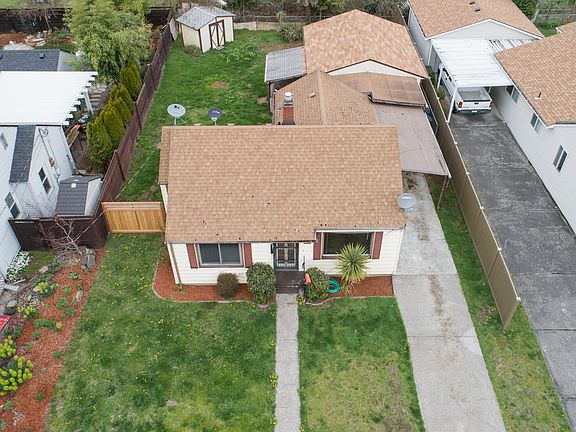 3rd image of 2304 E 9th St