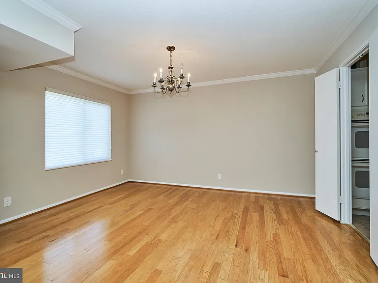 8360 Greensboro Dr #922 — Photo 9