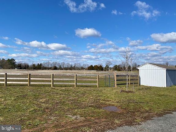 4th image of 1492 Bruns Ln