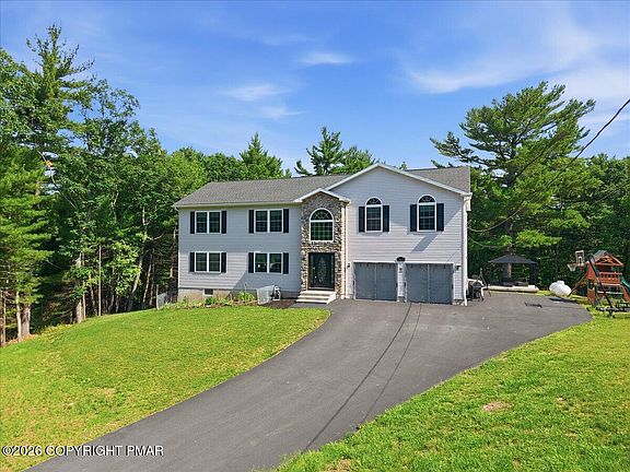2nd image of 135 Tannebaum Way
