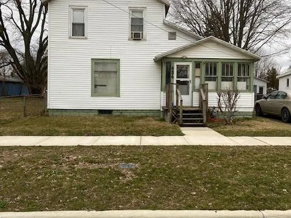 434 Elm St, Watervliet, MI 49098