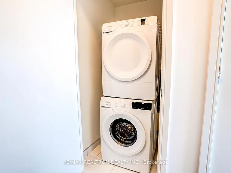 425 Front St E #1213 — Photo 28