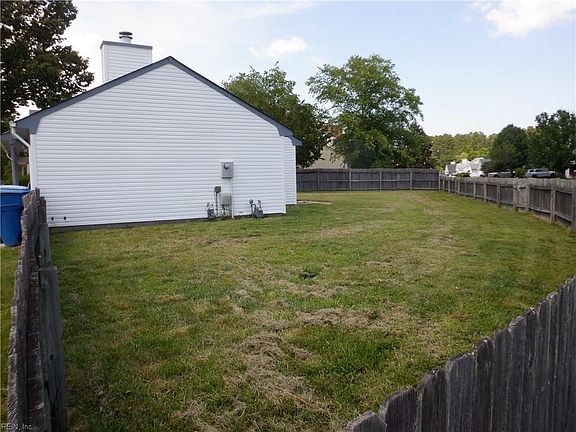 3rd image of 1753 Lapstone Ct