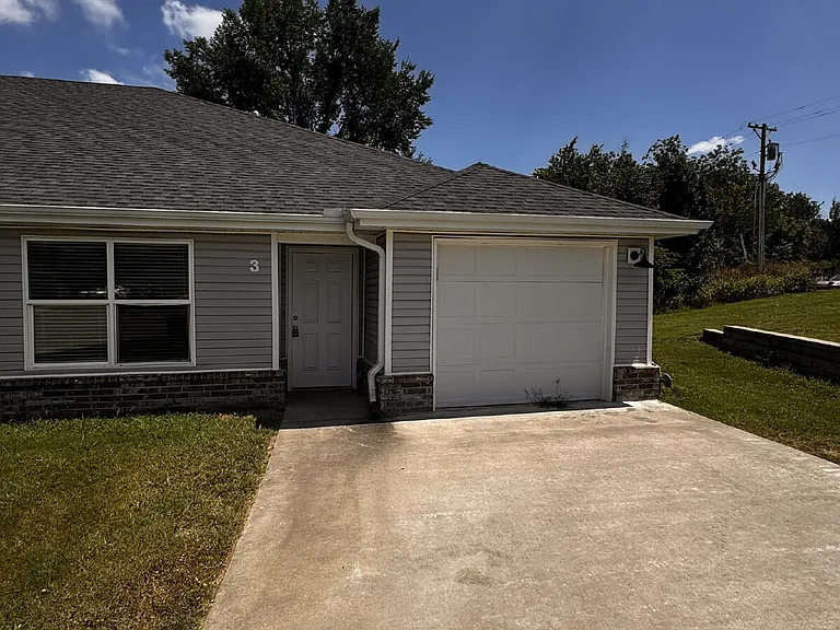 321 Westbrook Ct #3 — Photo 1