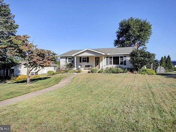 3rd image of 530 Nottingham Dr