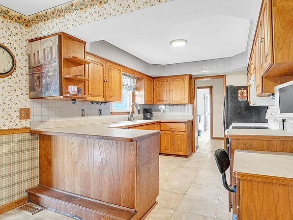 5th image of 9505 Dolan Rd