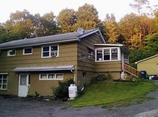 90 North Rd APT A, Milan, NY 12571