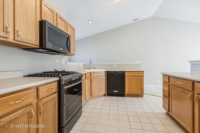 3 bed, 1482 sqft, $2,395 — Photo 4
