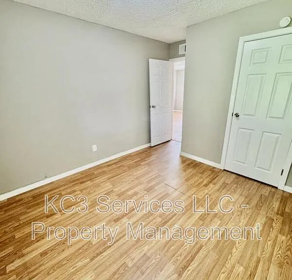 2601 NW Frances St — Photo 10