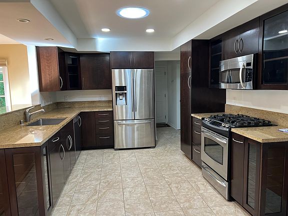 5th image of 2990 McKinley Dr