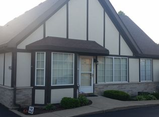 1882 Willow Circle Dr, Crest Hill, IL 60403